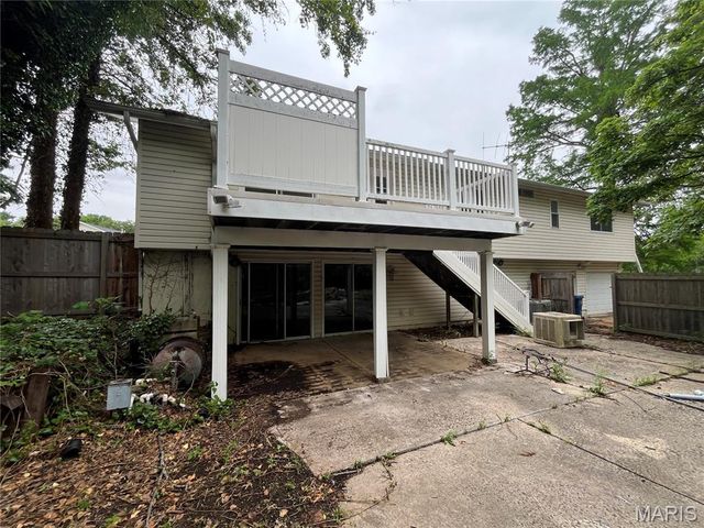 608 Agean Way, Ballwin, MO 63011