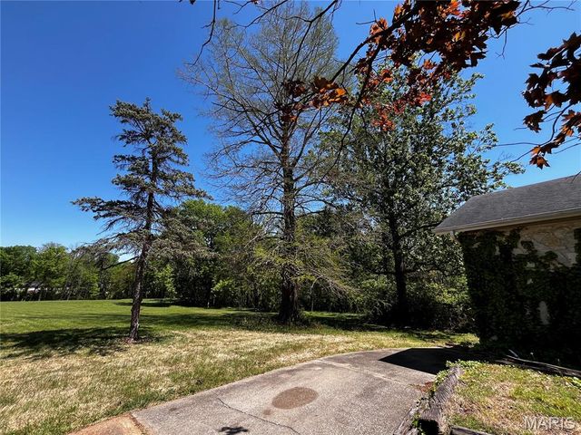 608 Agean Way, Ballwin, MO 63011