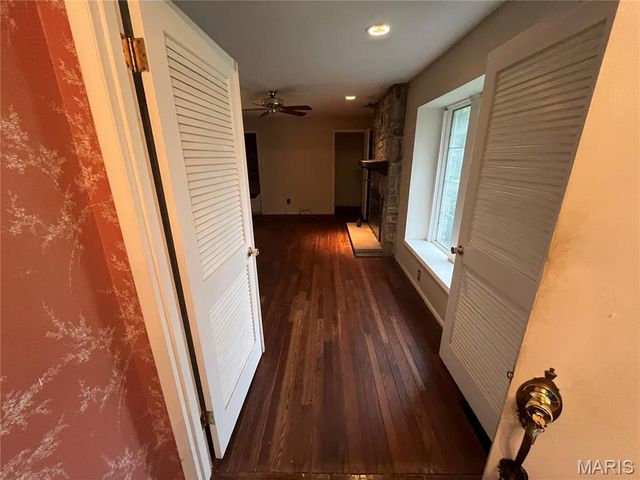 608 Agean Way, Ballwin, MO 63011