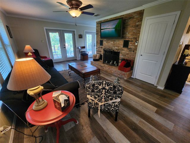 542 Wildewood Drive, Chandler, TX 75758