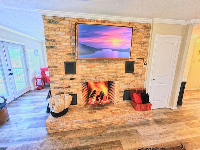 542 Wildewood Drive, Chandler, TX 75758