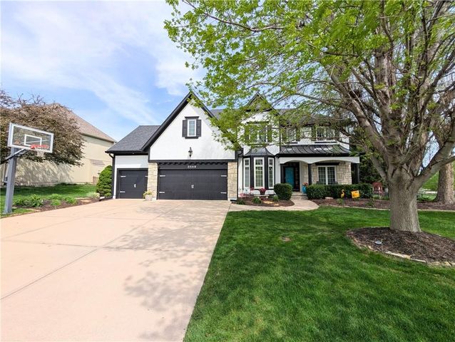 22218 W 57th Street, Shawnee, KS 66226