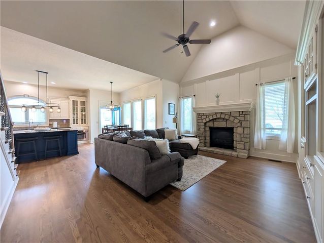 22218 W 57th Street, Shawnee, KS 66226
