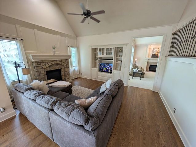 22218 W 57th Street, Shawnee, KS 66226