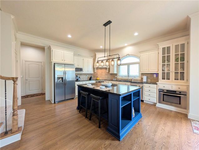 22218 W 57th Street, Shawnee, KS 66226