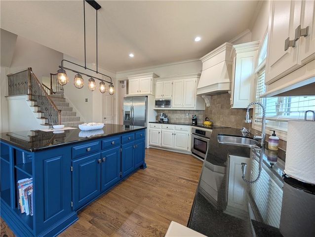 22218 W 57th Street, Shawnee, KS 66226
