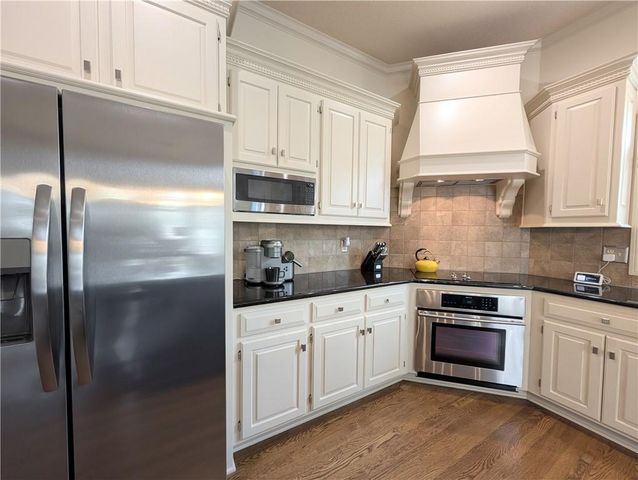 22218 W 57th Street, Shawnee, KS 66226