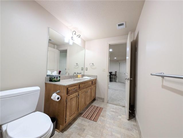 22218 W 57th Street, Shawnee, KS 66226