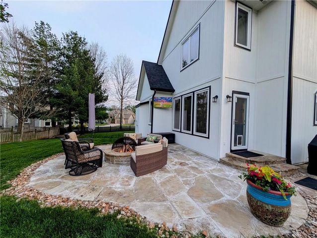 22218 W 57th Street, Shawnee, KS 66226