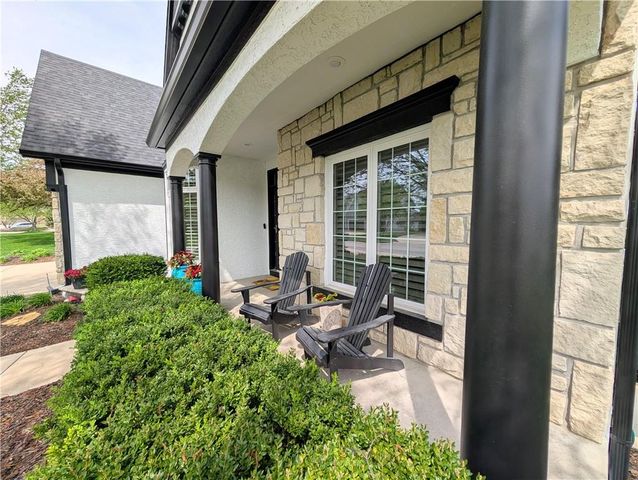 22218 W 57th Street, Shawnee, KS 66226