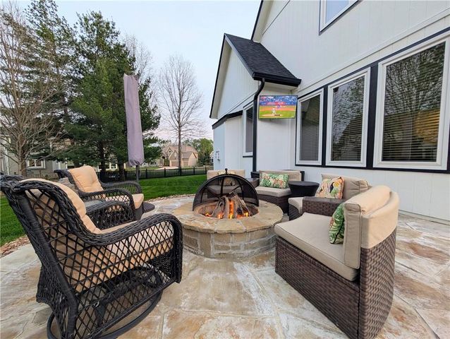 22218 W 57th Street, Shawnee, KS 66226