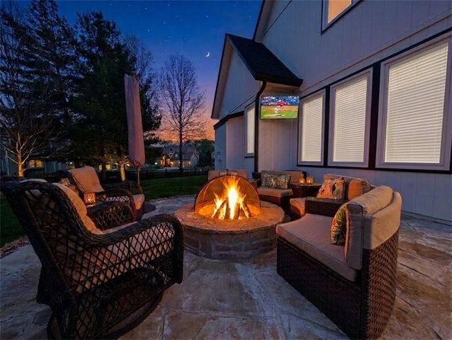 22218 W 57th Street, Shawnee, KS 66226