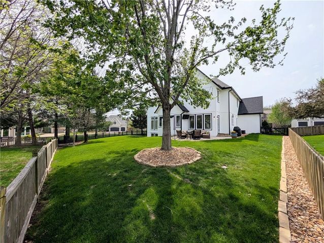 22218 W 57th Street, Shawnee, KS 66226