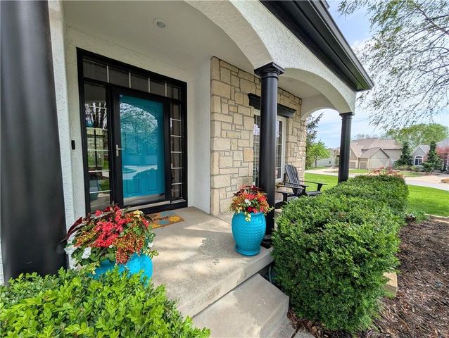 22218 W 57th Street, Shawnee, KS 66226