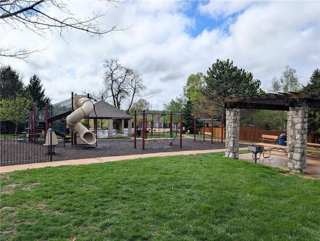 22218 W 57th Street, Shawnee, KS 66226
