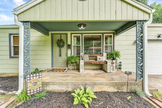 1327 South Lone Pine Avenue, Springfield, MO 65804