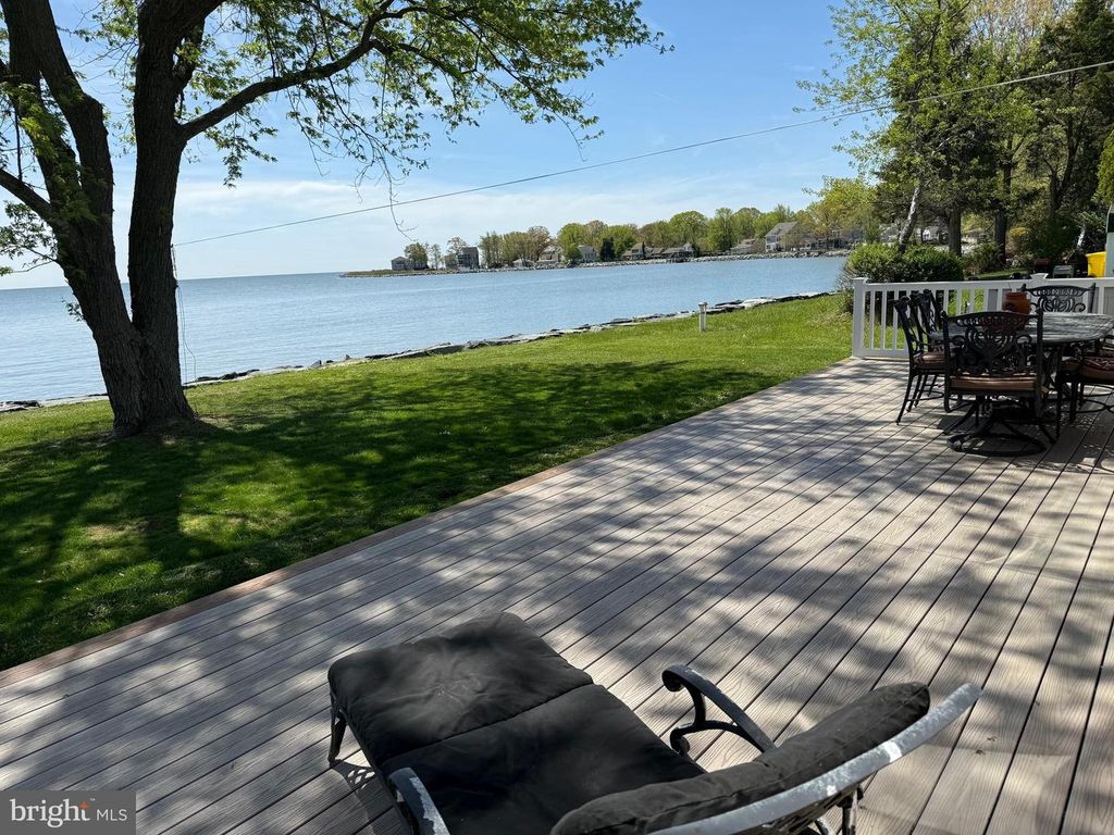 5211 AL JONES DR, Shady Side, MD 20764