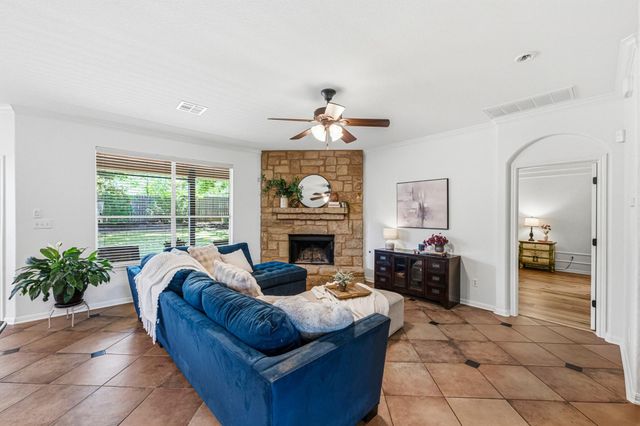 2128 Garlic Creek DR, Buda, TX 78610