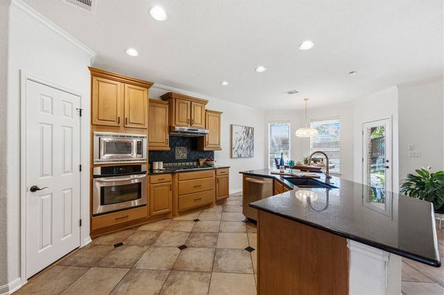 2128 Garlic Creek DR, Buda, TX 78610