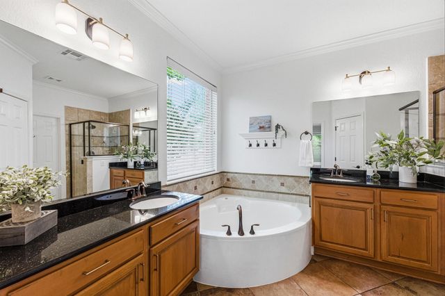 2128 Garlic Creek DR, Buda, TX 78610