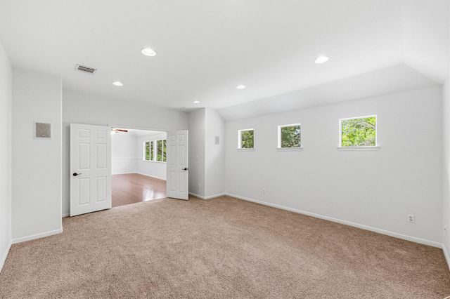 2128 Garlic Creek DR, Buda, TX 78610