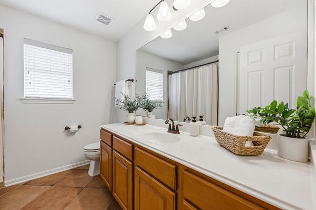 2128 Garlic Creek DR, Buda, TX 78610