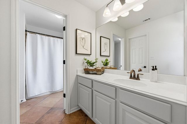 2128 Garlic Creek DR, Buda, TX 78610