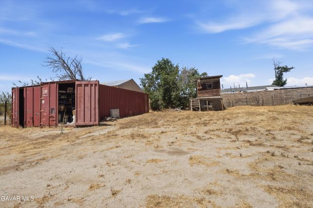 42735 E 2nd Street, Lancaster, CA 93535