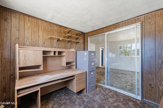 42735 E 2nd Street, Lancaster, CA 93535