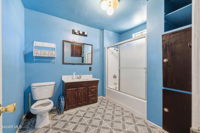 42735 E 2nd Street, Lancaster, CA 93535