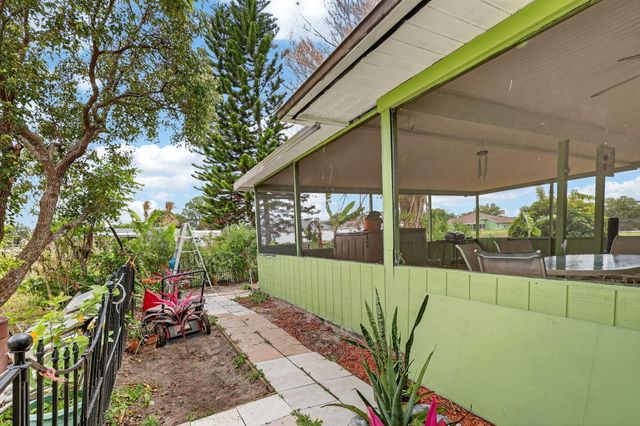 372 SW Carter Avenue, Port St. Lucie, Port St Lucie, FL 34983