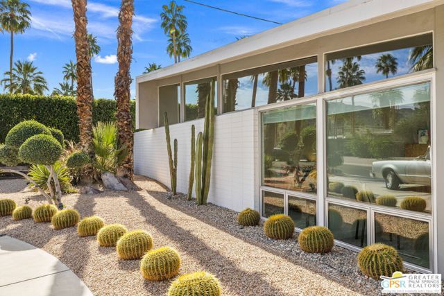 1877 S Navajo Drive, Palm Springs, CA 92264