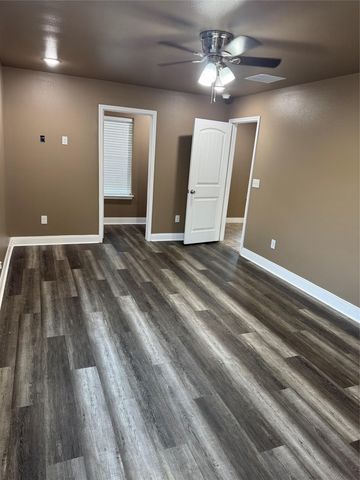 5706 Melody LN 2, Austin, TX 78724