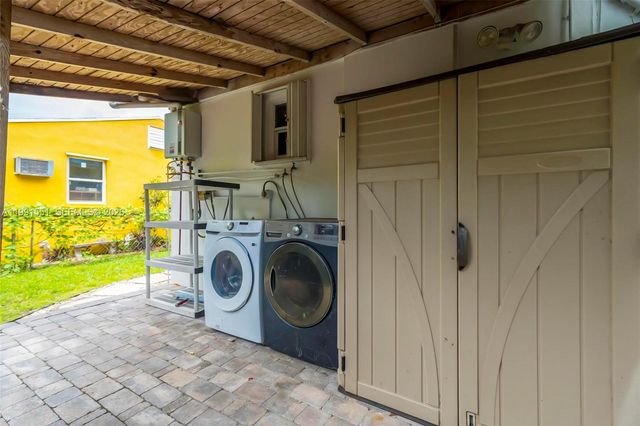 2300 SW 24th St, Miami, FL 33145