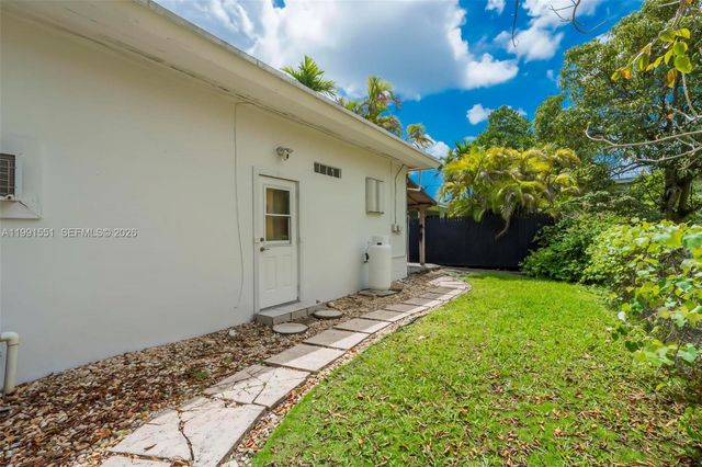 2300 SW 24th St, Miami, FL 33145