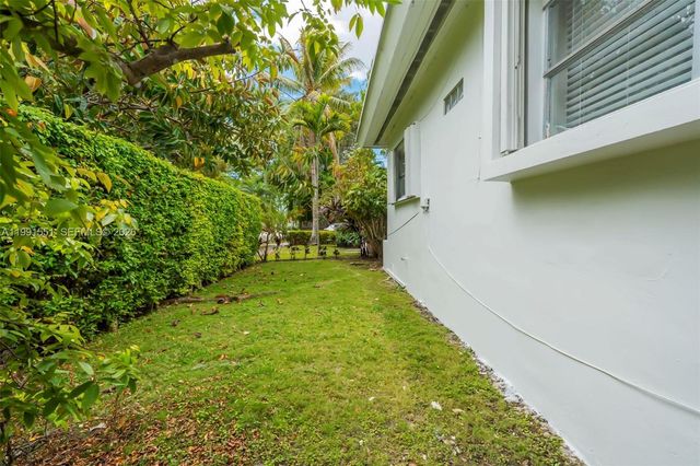 2300 SW 24th St, Miami, FL 33145