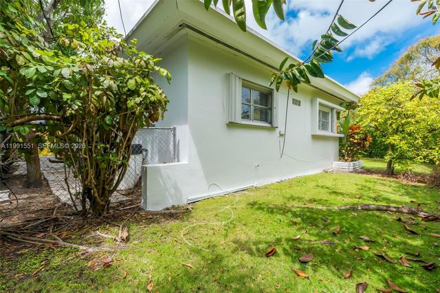 2300 SW 24th St, Miami, FL 33145