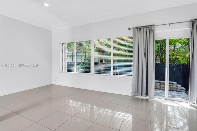 2300 SW 24th St, Miami, FL 33145