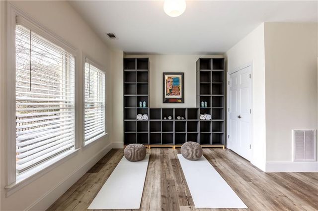 929 Canterbury Lane NE, Atlanta, GA 30324