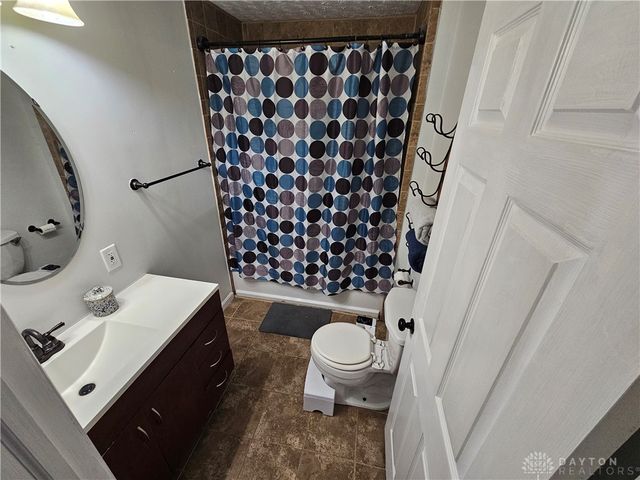 10355 Elizabeth Street, Goshen, OH 45122