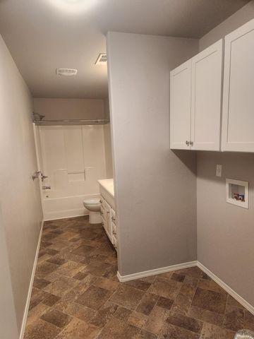 7629 Calaveras Street, White City, OR 97503