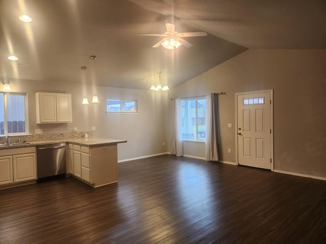 7629 Calaveras Street, White City, OR 97503