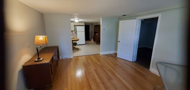 5015 W Montrose Avenue, Chicago, IL 60641