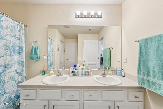 2486 OAK STREAM Drive, Green Cove Springs, FL 32043