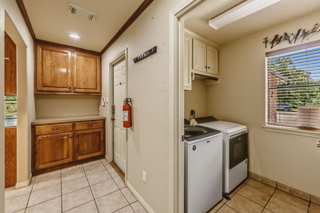 1726 I-45 N, Huntsville, TX 77320
