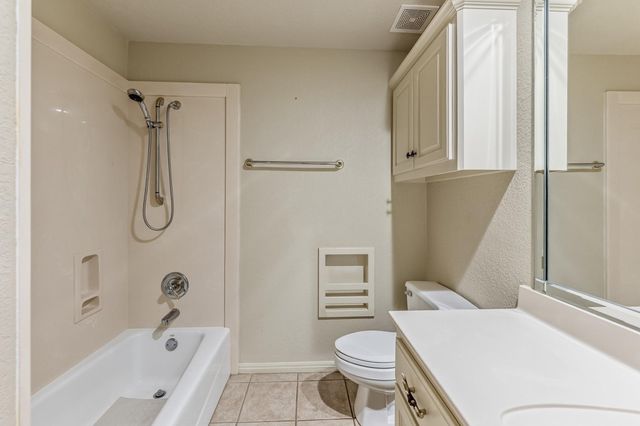 1726 I-45 N, Huntsville, TX 77320