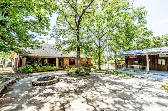 1726 I-45 N, Huntsville, TX 77320