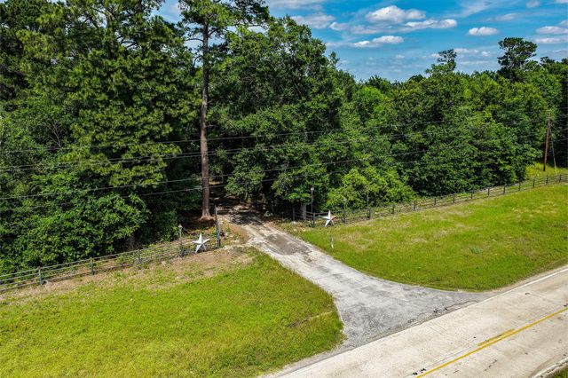 1726 I-45 N, Huntsville, TX 77320