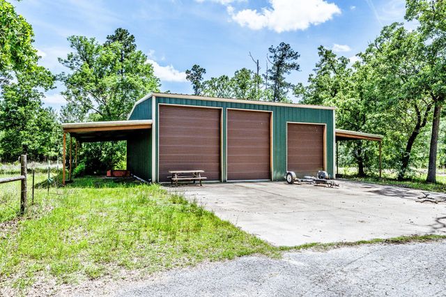 1726 I-45 N, Huntsville, TX 77320