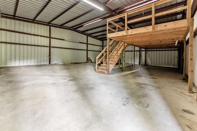 1726 I-45 N, Huntsville, TX 77320